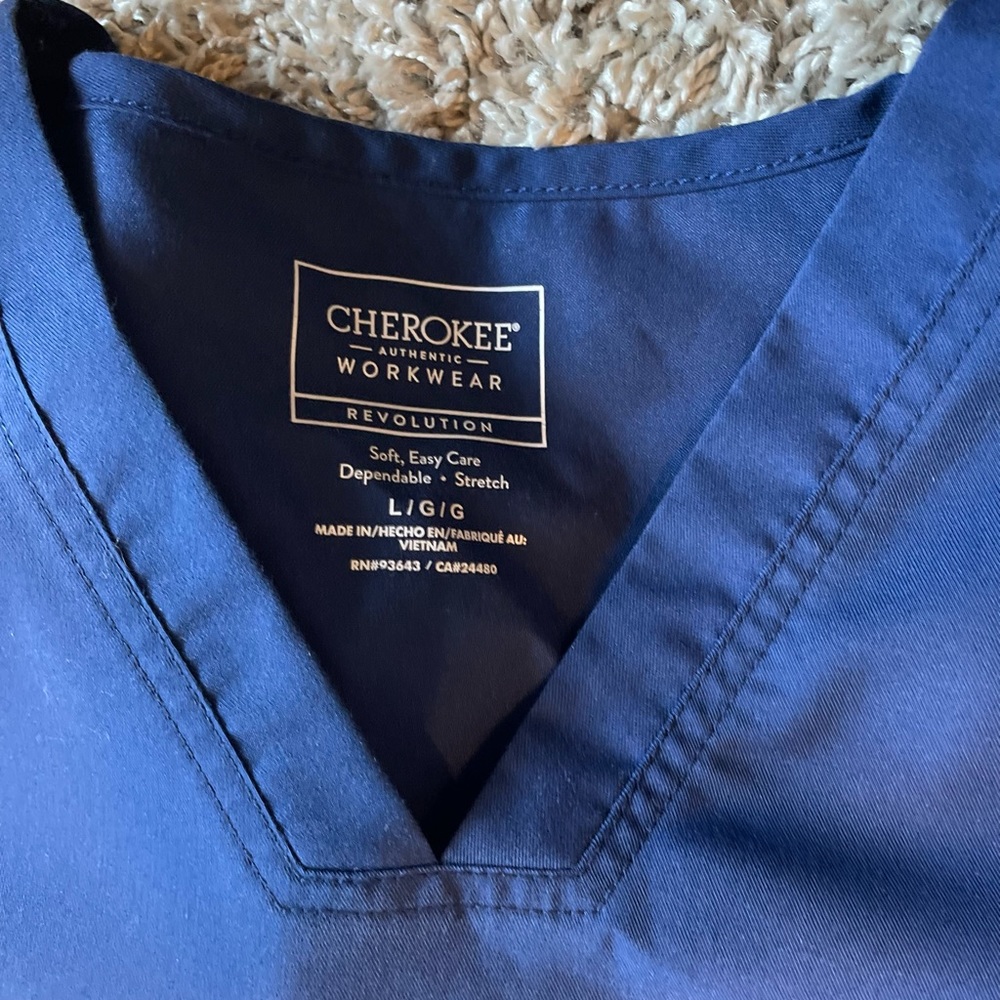 Cherokee Large navy blue scrub set
